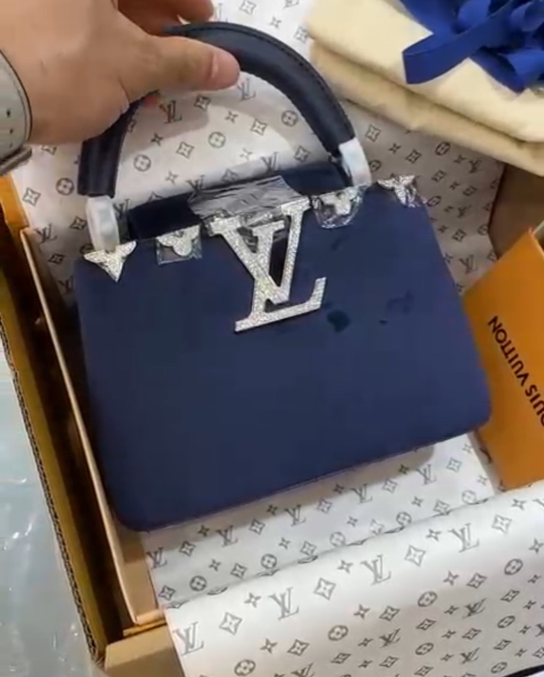 Сумка бархатная темно-синяя LV