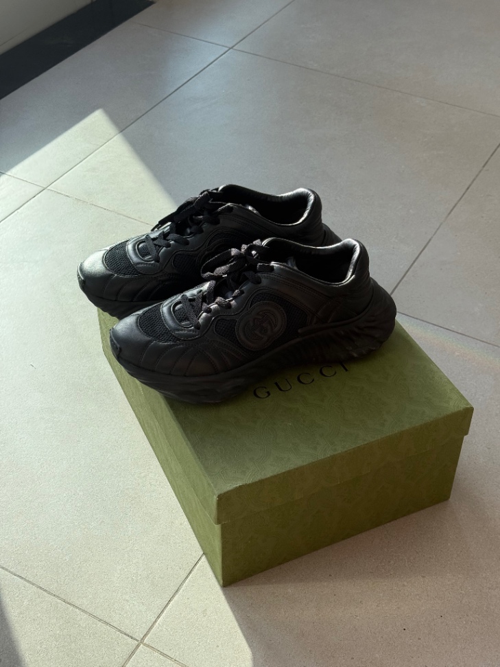 Gucci with G Sneakers in Leather