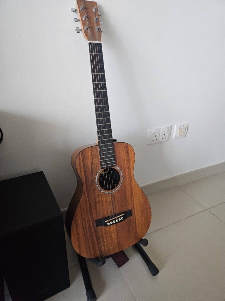Продаю акустическую гитару Martin Co