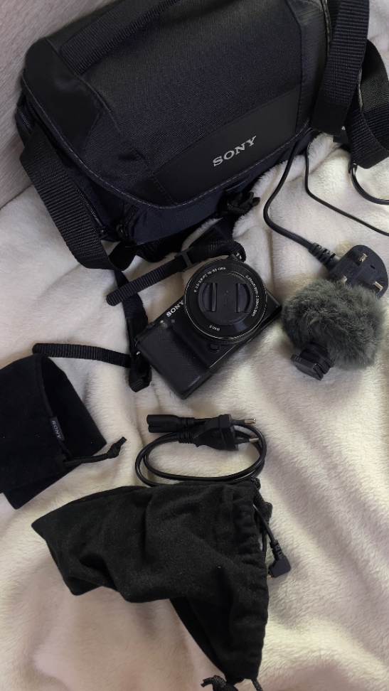 Продаю камеру Sony E 10
