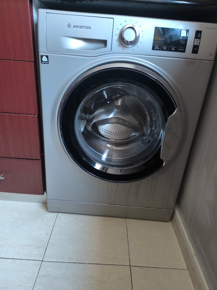 Стиральная машина Ariston 9 кг