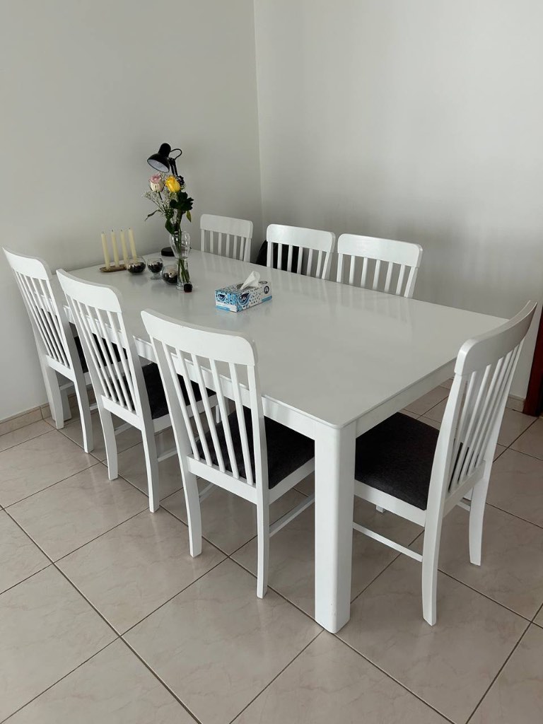 Обеденный стол с 8 стульями