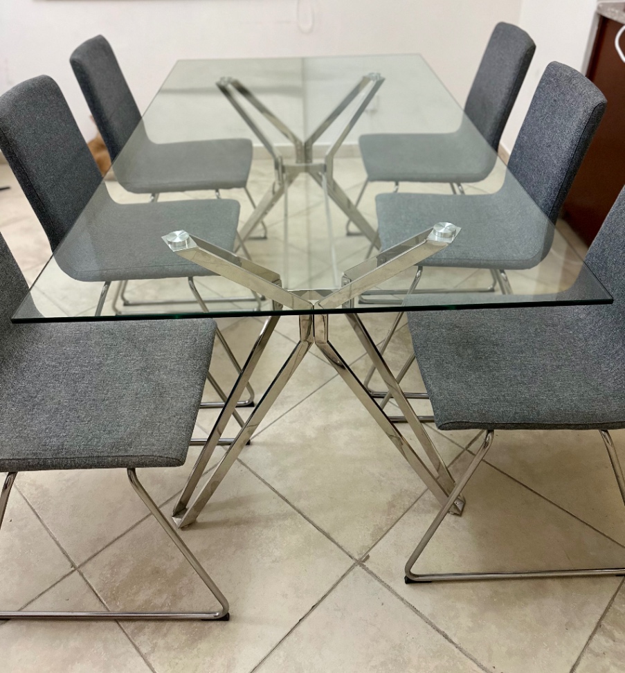 Стол и стулья IKEA